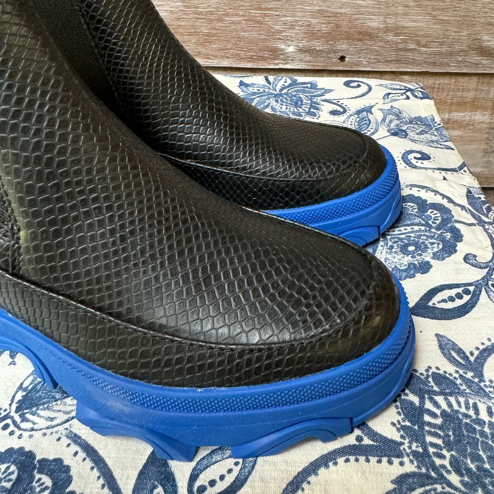Sorel Black & Blue Chunky Chelsea Boots - Picture 9 of 10